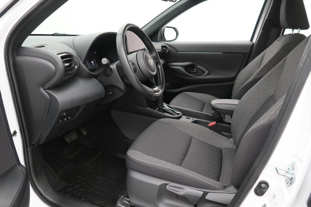 TOYOTA Yaris Cross 2025