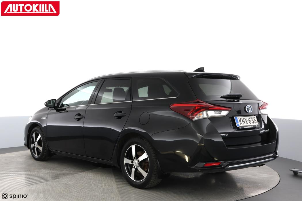 TOYOTA AURIS 2016