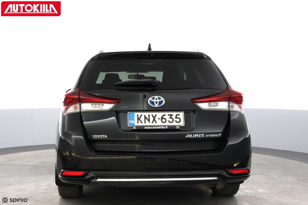 TOYOTA AURIS 2016
