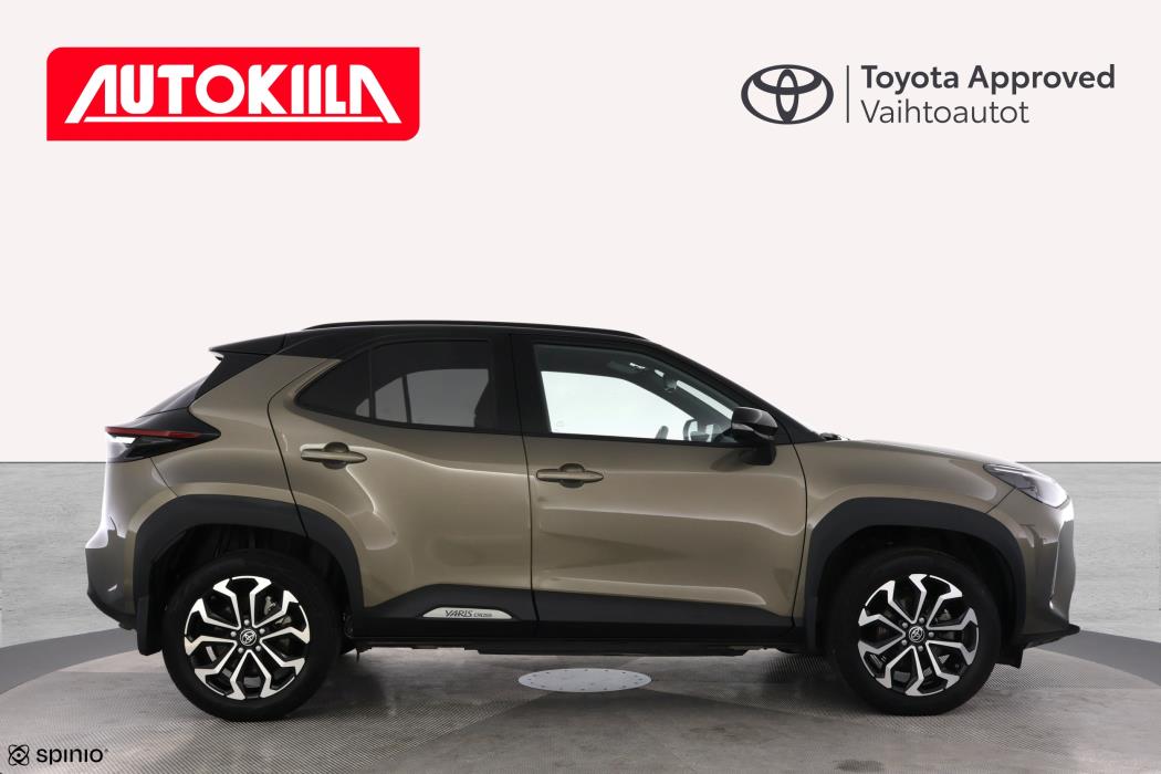 TOYOTA Yaris Cross 2023