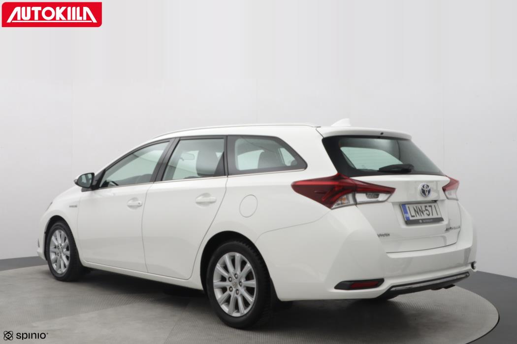 TOYOTA AURIS 2016