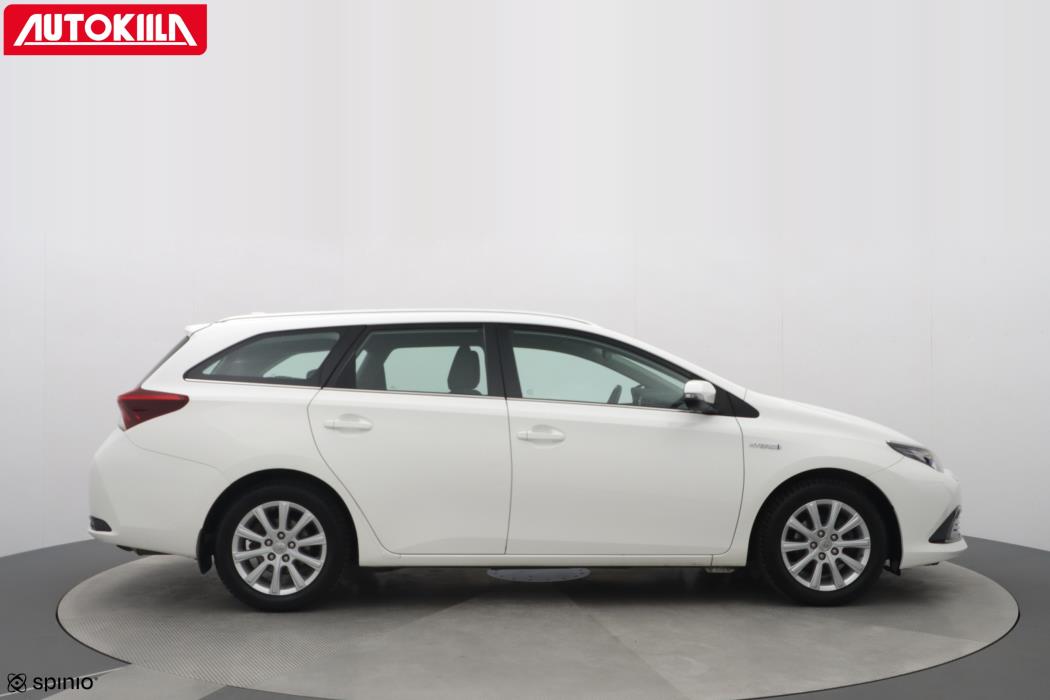 TOYOTA AURIS 2016