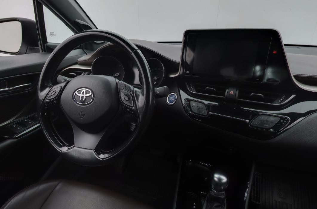 TOYOTA C-HR 2017