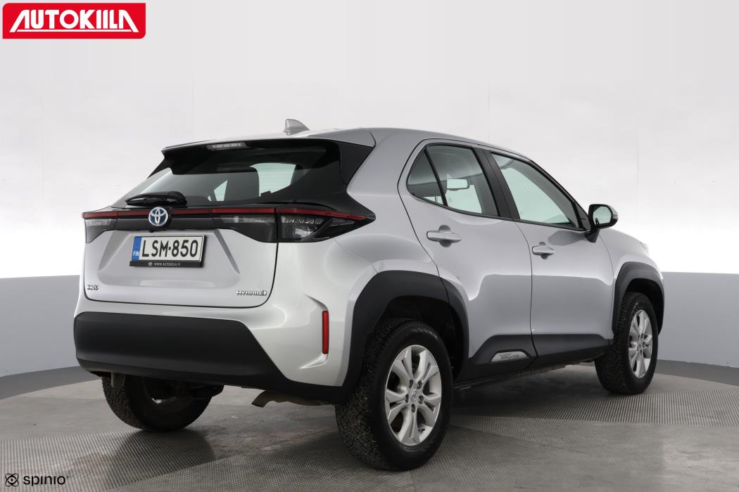 TOYOTA Yaris Cross 2023