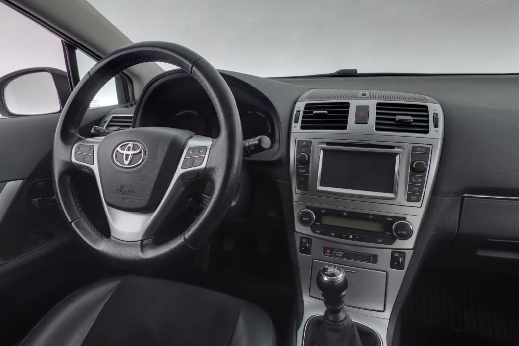 TOYOTA AVENSIS 2013