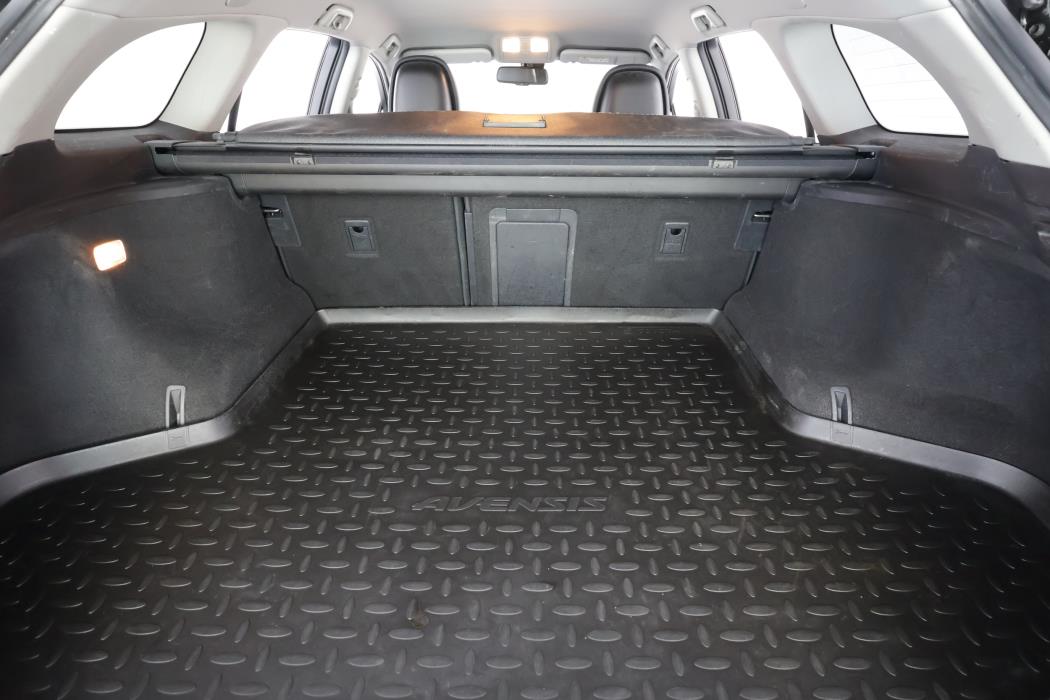 TOYOTA AVENSIS 2013