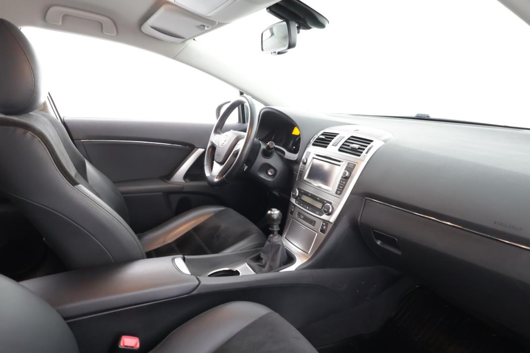 TOYOTA AVENSIS 2013