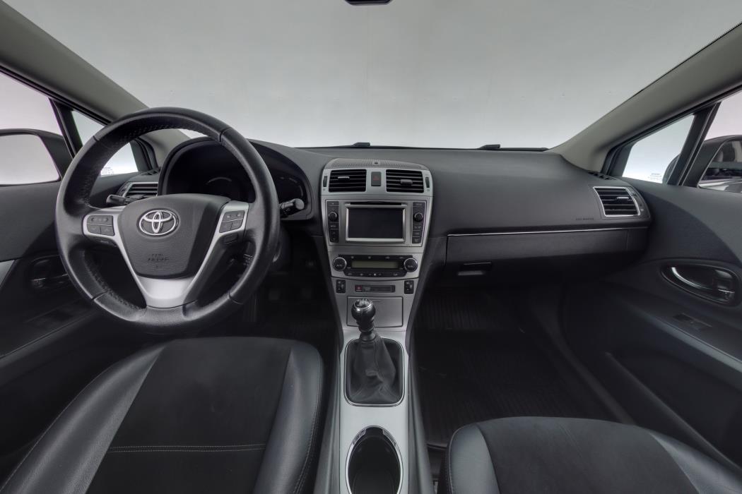 TOYOTA AVENSIS 2013