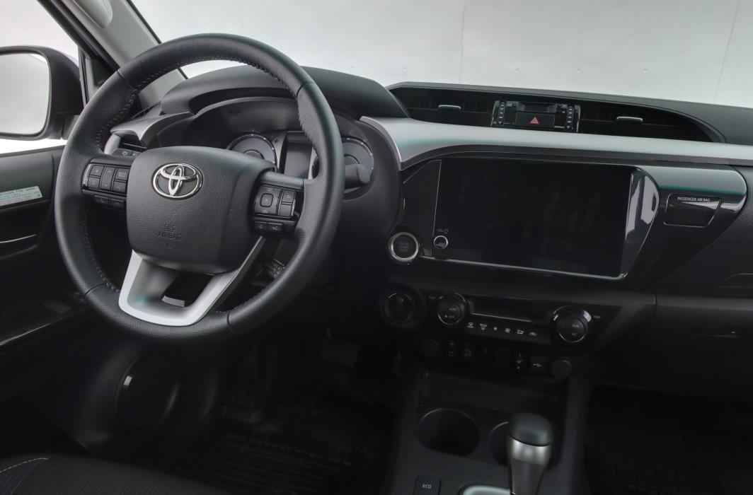 TOYOTA HILUX 2025