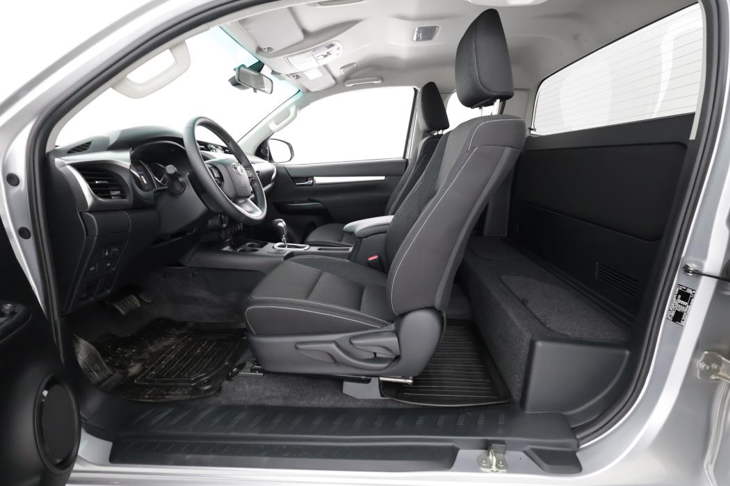 TOYOTA HILUX 2025