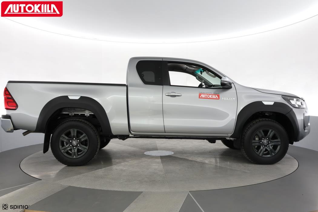 TOYOTA HILUX 2025