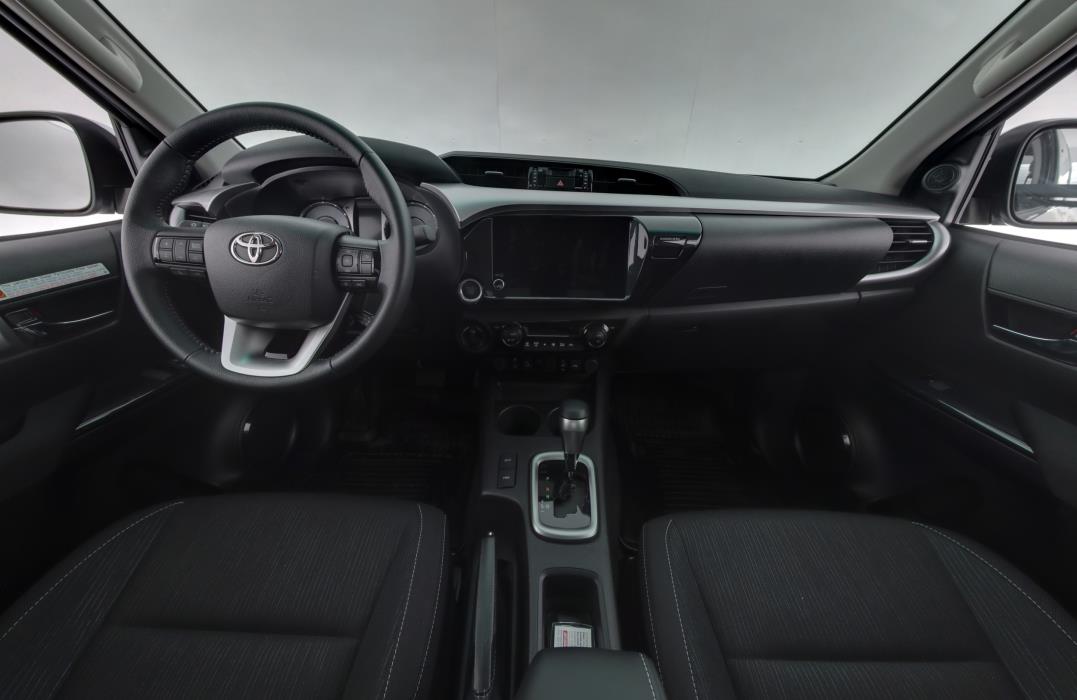 TOYOTA HILUX 2025