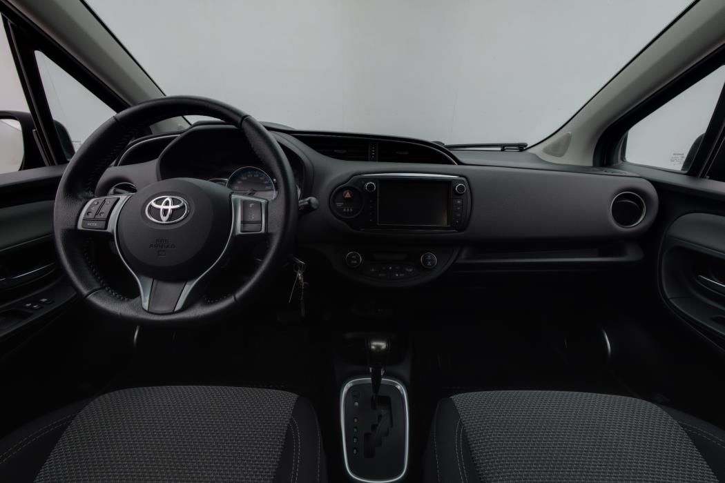 TOYOTA YARIS 2016