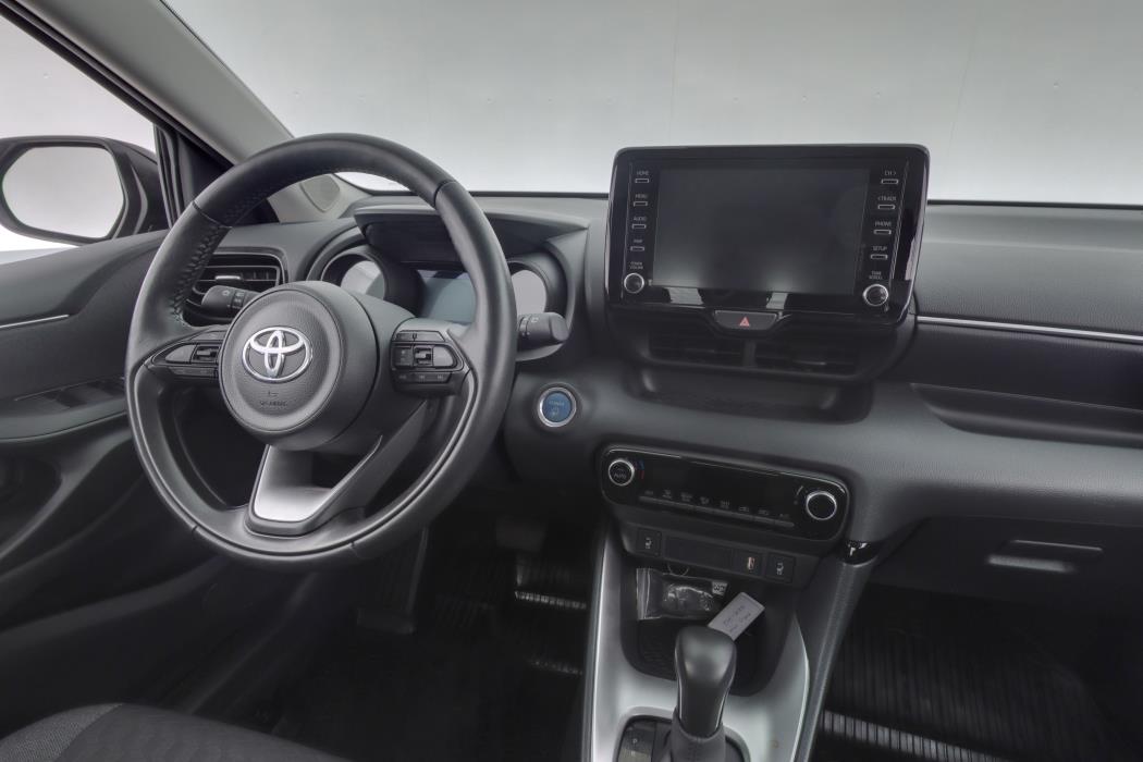TOYOTA YARIS 2024