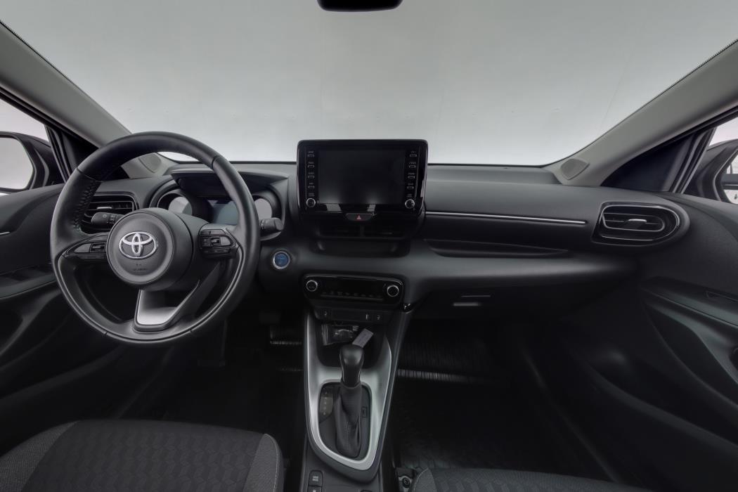 TOYOTA YARIS 2024