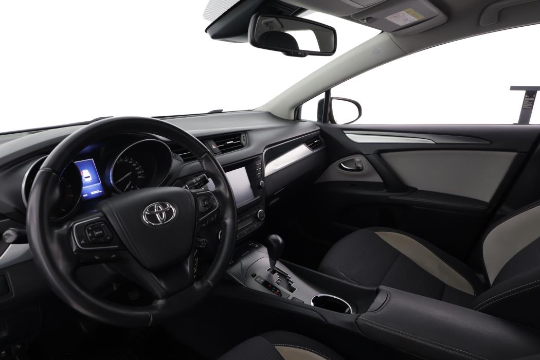 TOYOTA AVENSIS 2015