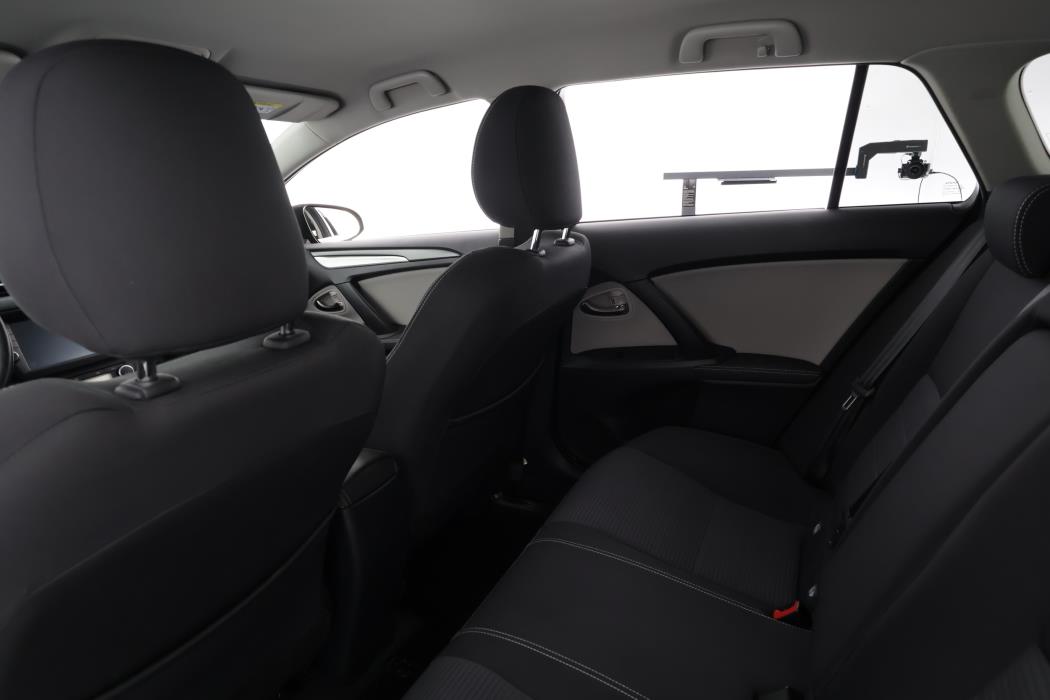 TOYOTA AVENSIS 2015