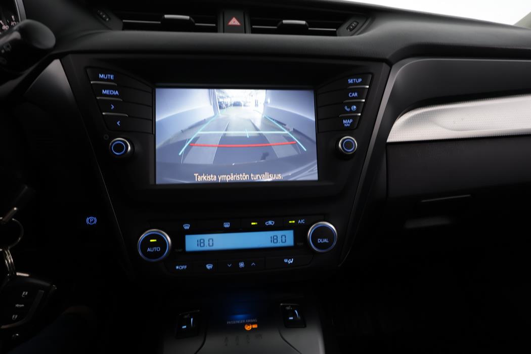 TOYOTA AVENSIS 2015