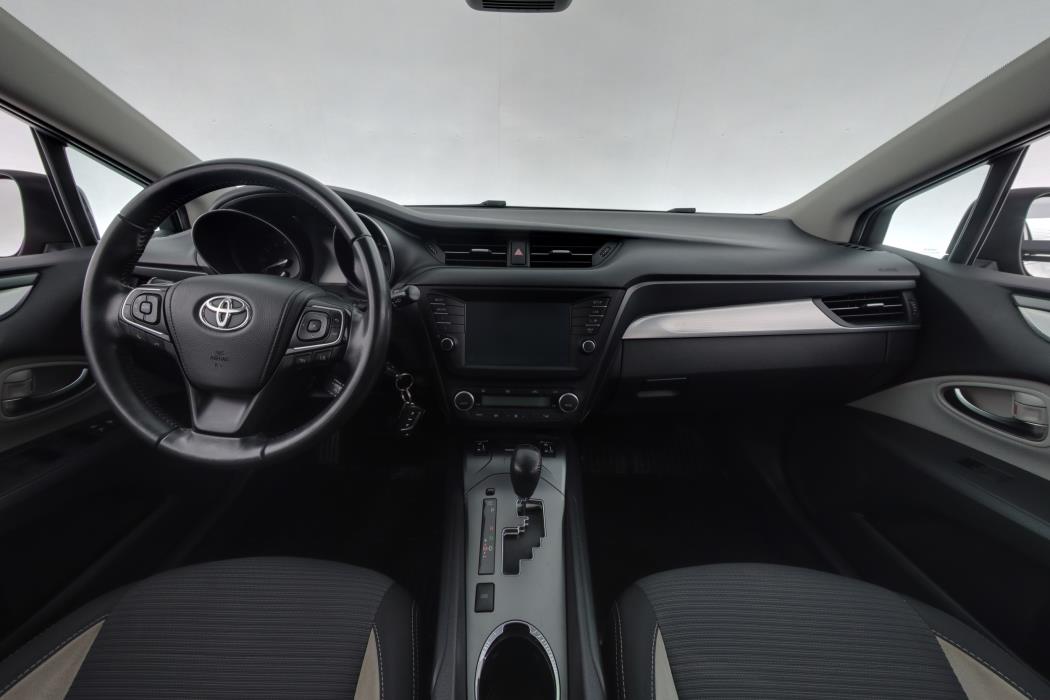 TOYOTA AVENSIS 2015