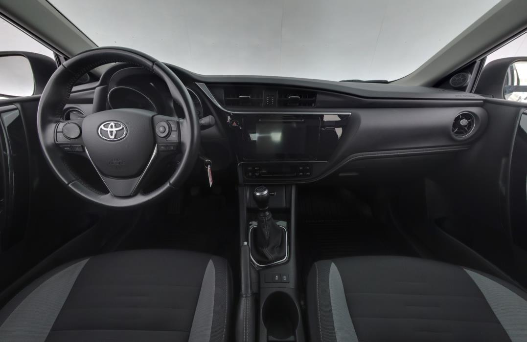 TOYOTA AURIS 2017