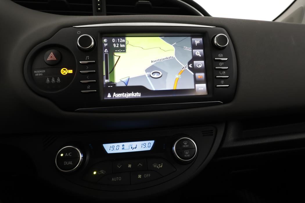 TOYOTA YARIS 2017