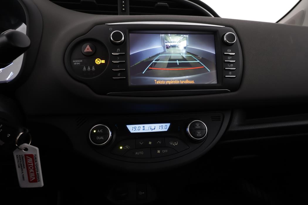 TOYOTA YARIS 2017