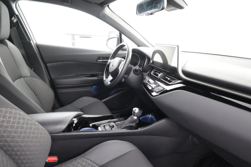 TOYOTA C-HR 2023