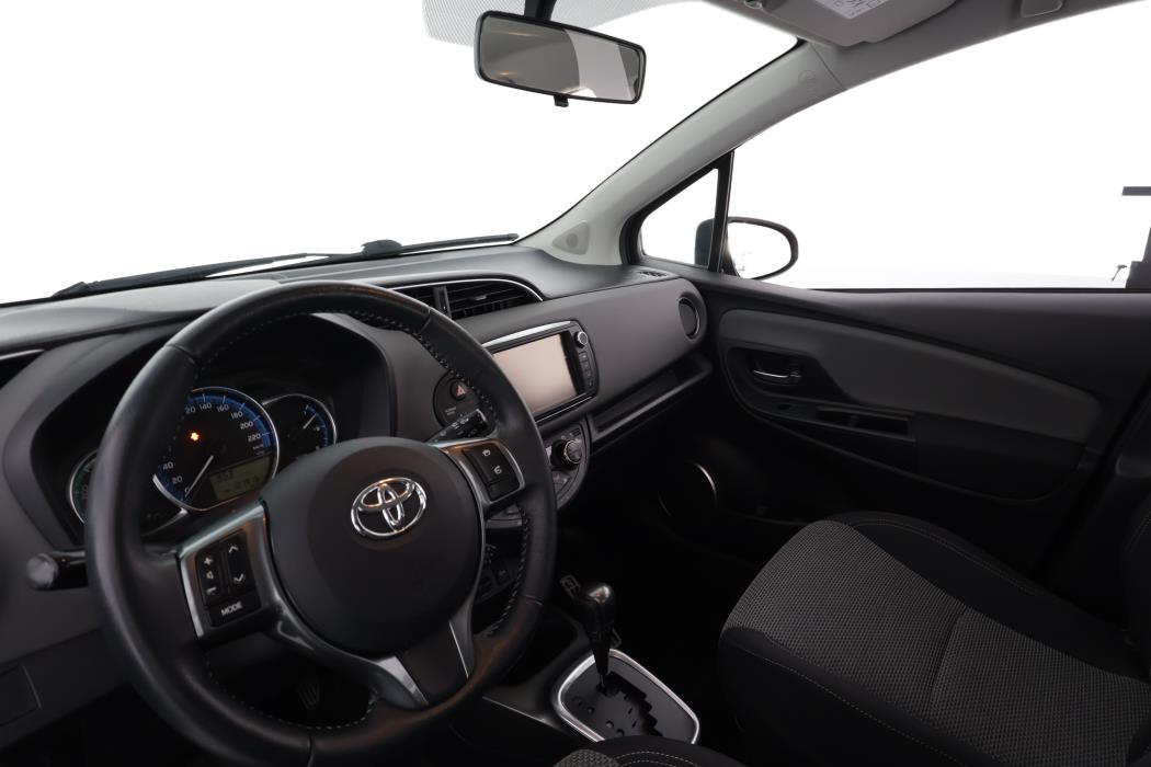 TOYOTA YARIS 2016