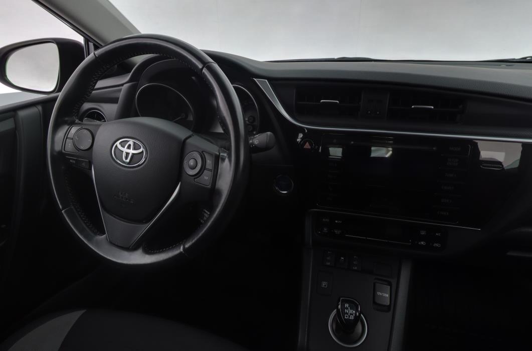 TOYOTA AURIS 2017