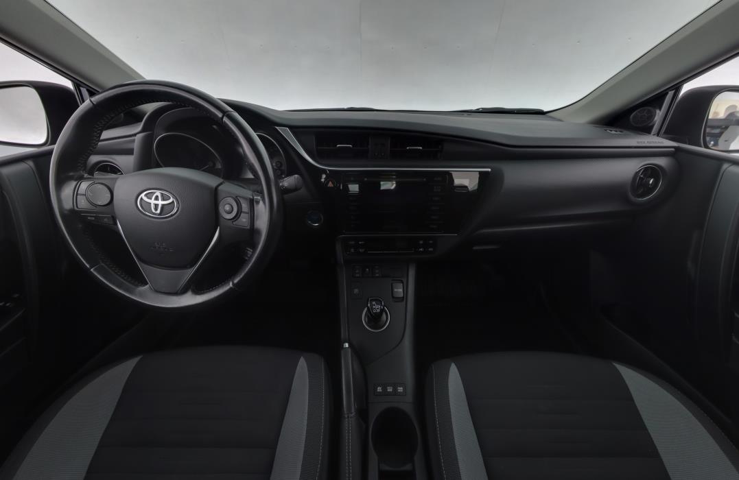 TOYOTA AURIS 2017