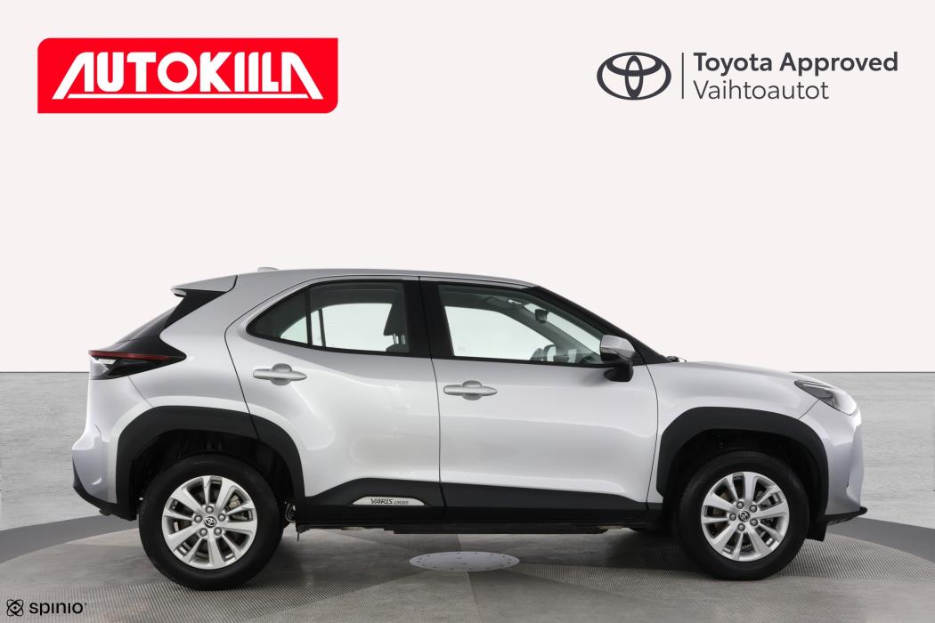 TOYOTA Yaris Cross 2024