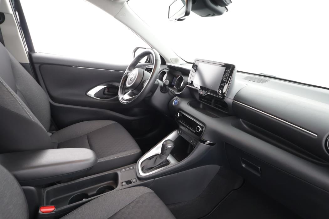 TOYOTA YARIS 2024