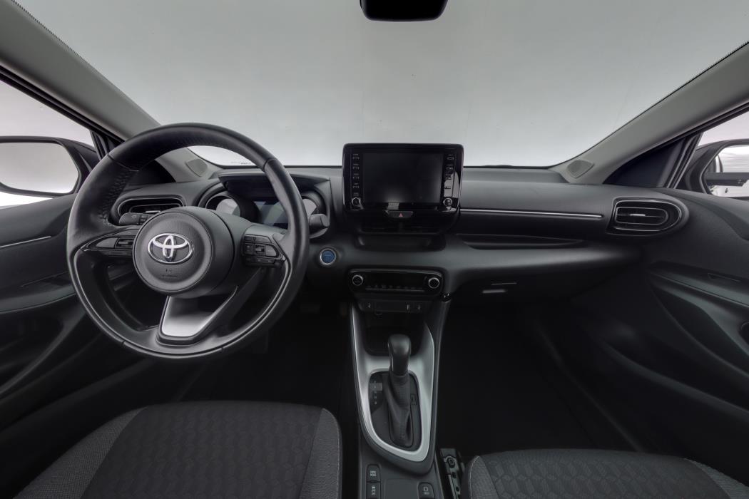 TOYOTA YARIS 2024