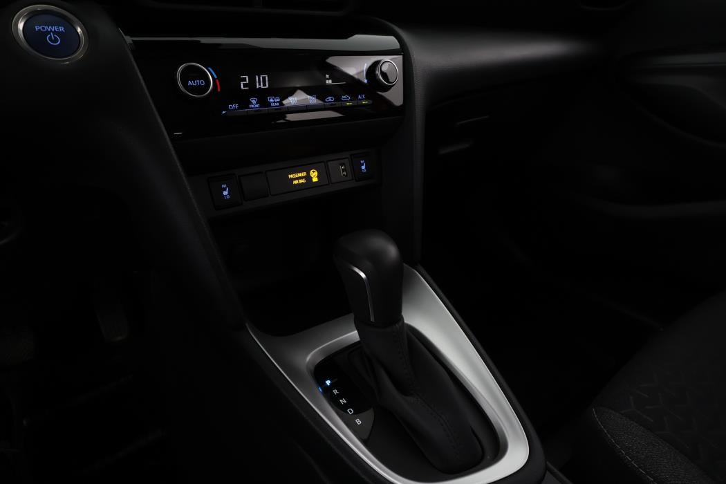 TOYOTA Yaris Cross 2024