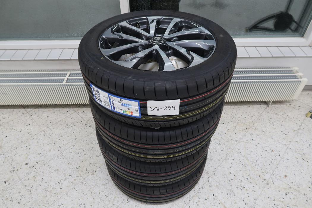 TOYOTA Corolla Cross 2024