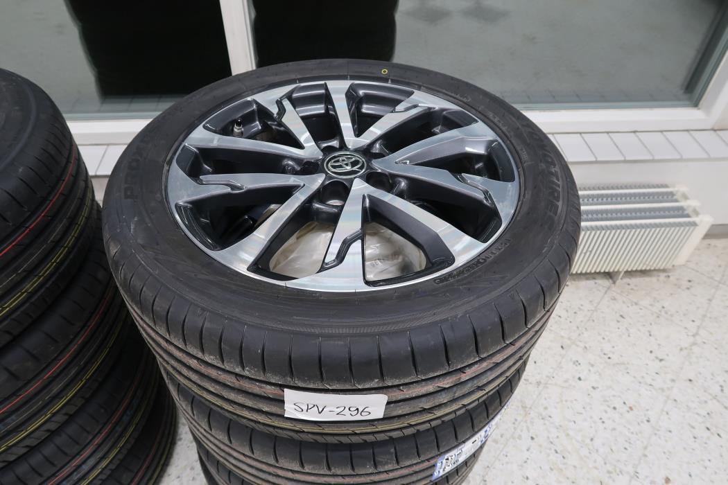 TOYOTA Corolla Cross 2024