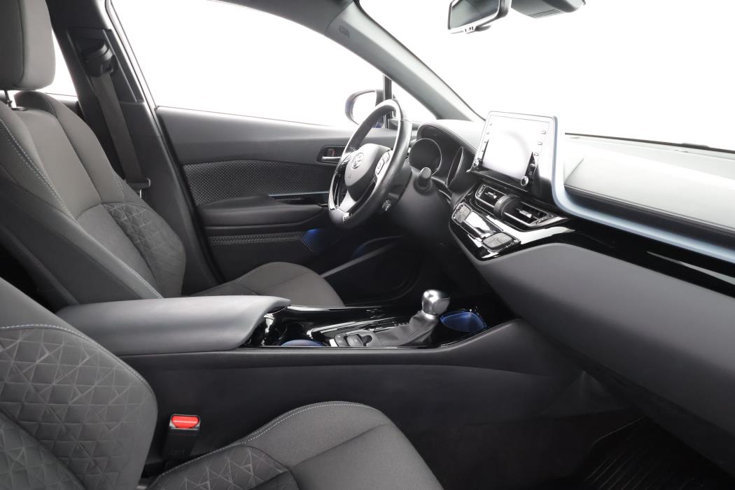 TOYOTA C-HR 2021