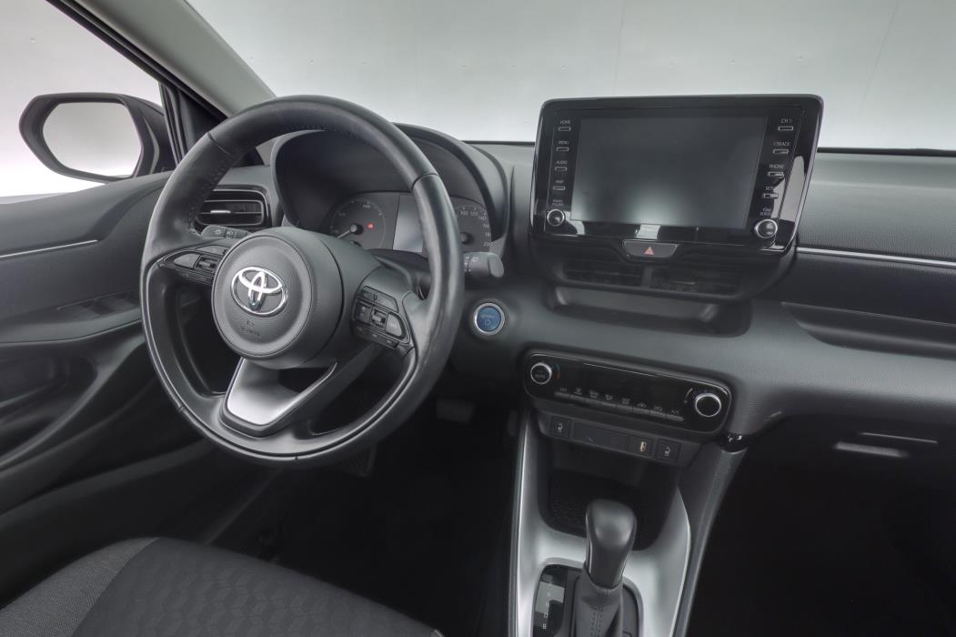 TOYOTA YARIS 2024