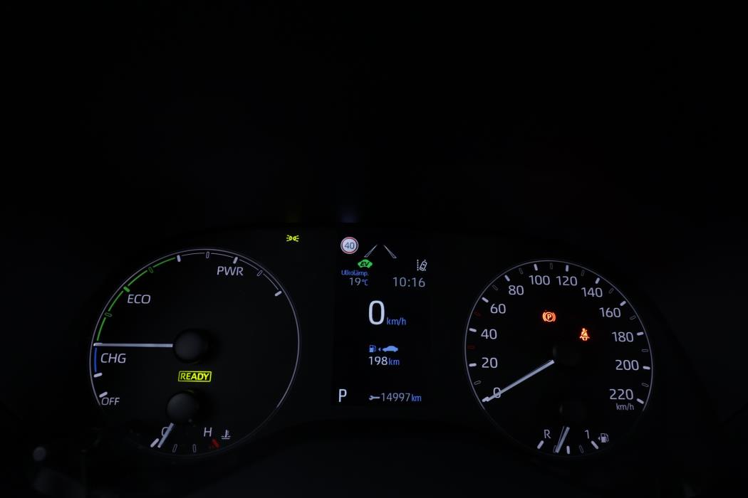 TOYOTA YARIS 2024