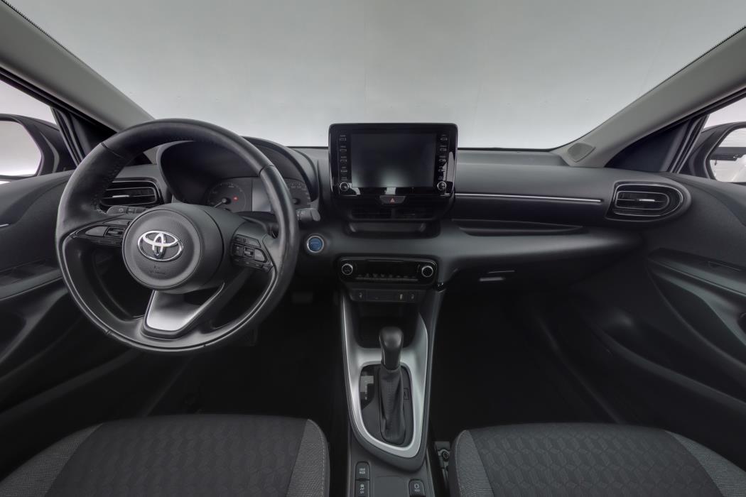 TOYOTA YARIS 2024