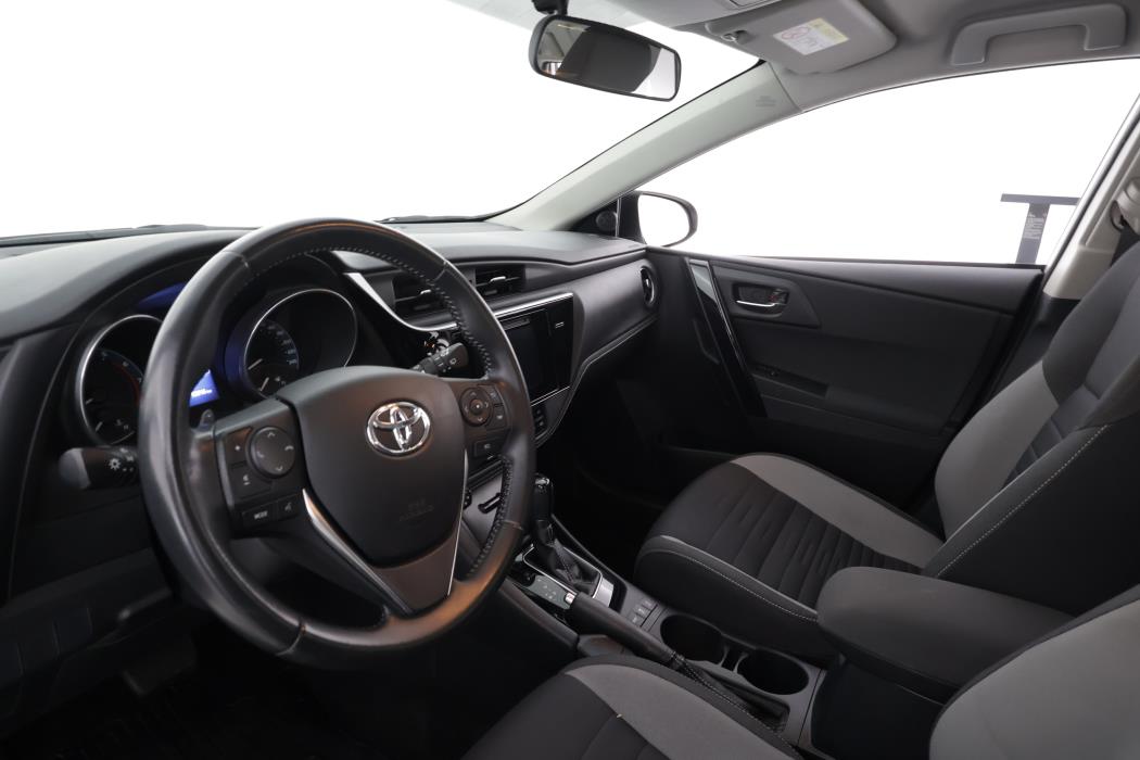 TOYOTA AURIS 2016