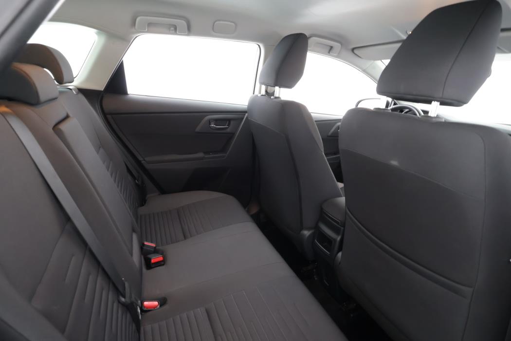 TOYOTA AURIS 2016