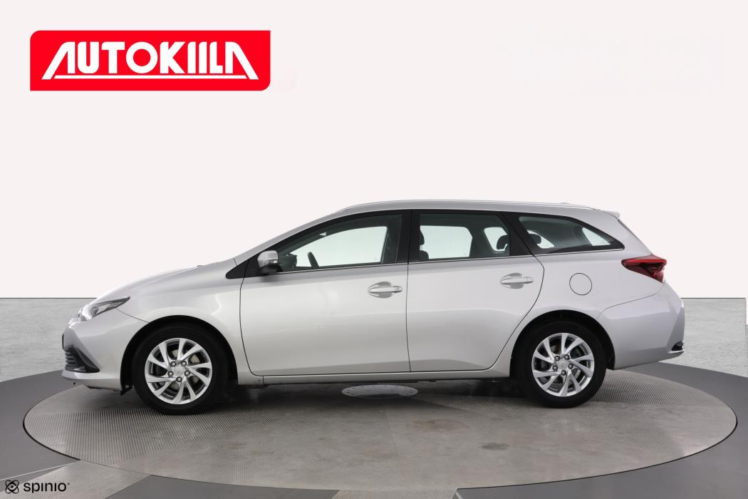 TOYOTA AURIS 2016