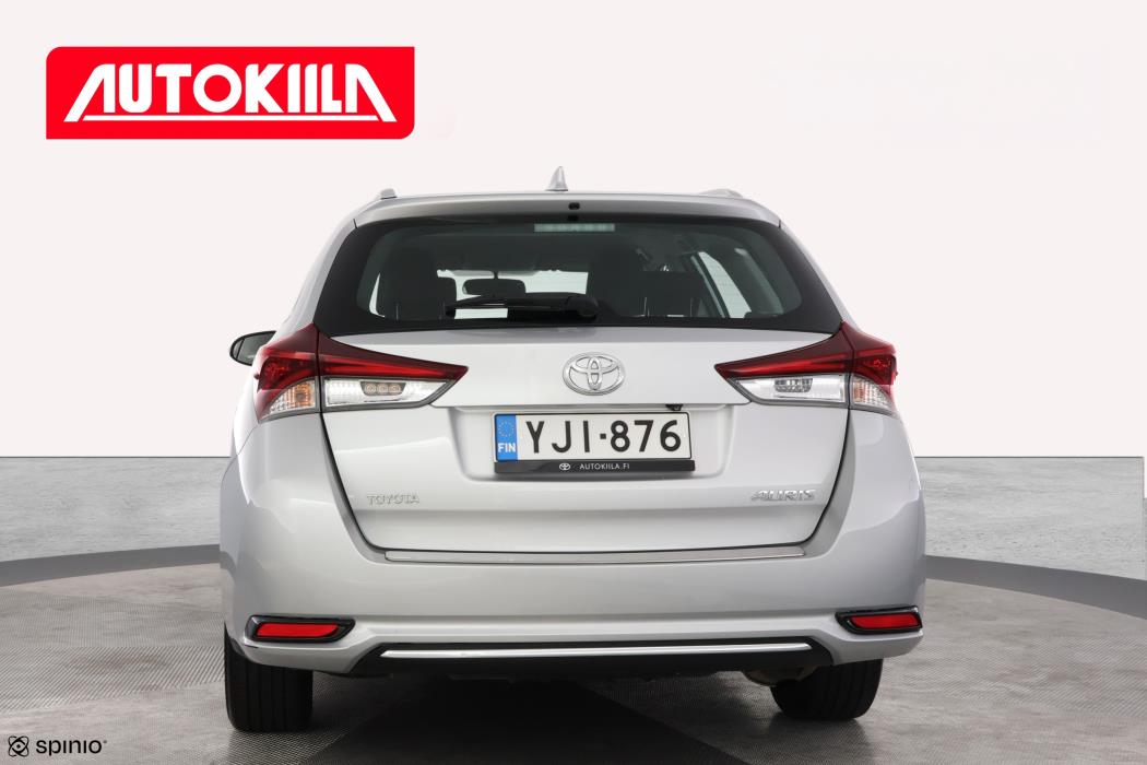 TOYOTA AURIS 2016