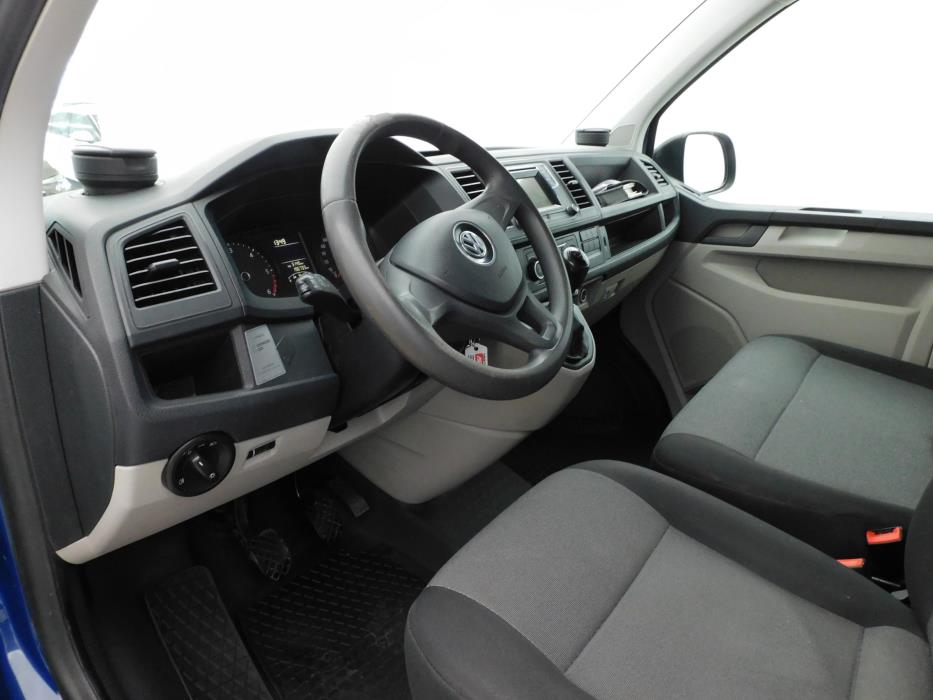 VOLKSWAGEN TRANSPORTER 2017