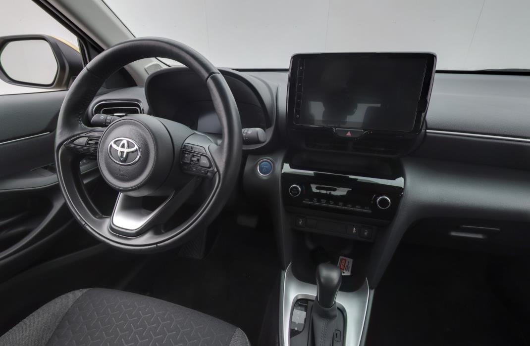 TOYOTA Yaris Cross 2024