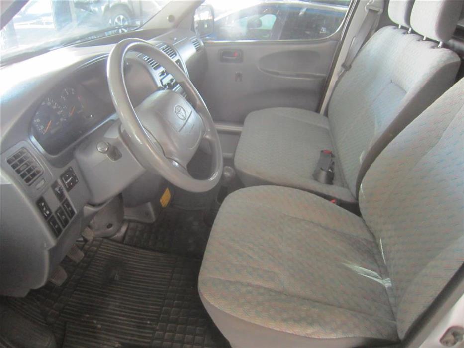 Toyota Hiace 2003