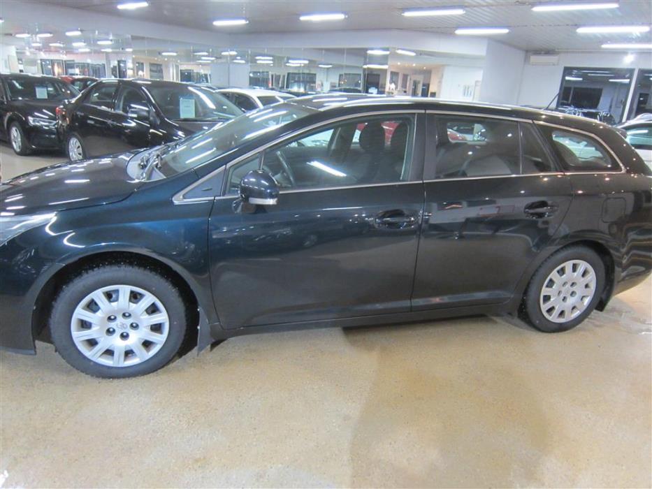 Toyota Avensis 2012