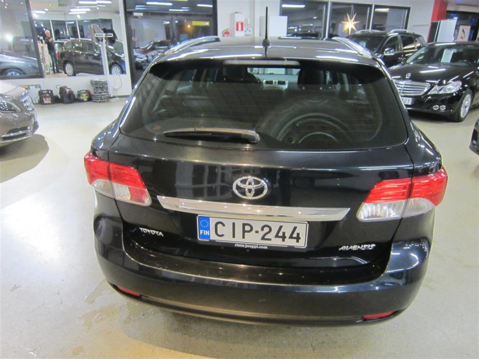 Toyota Avensis 2012