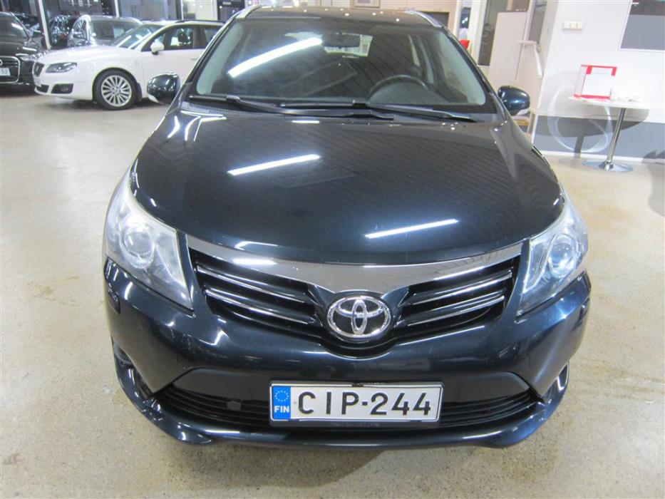 Toyota Avensis 2012